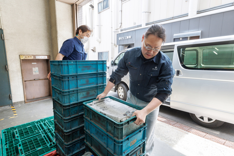 素材入荷の様子